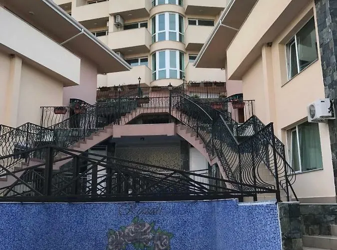 62a Doctor Luben Lazarov Street Apartment