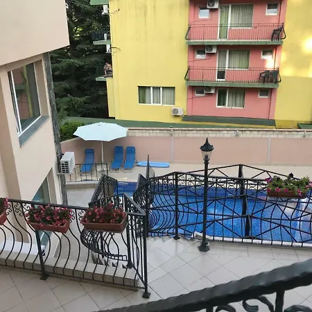 Апартаменты 62a Doctor Luben Lazarov Street