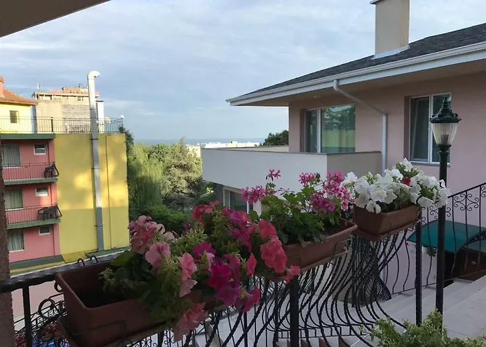 62a Doctor Luben Lazarov Street